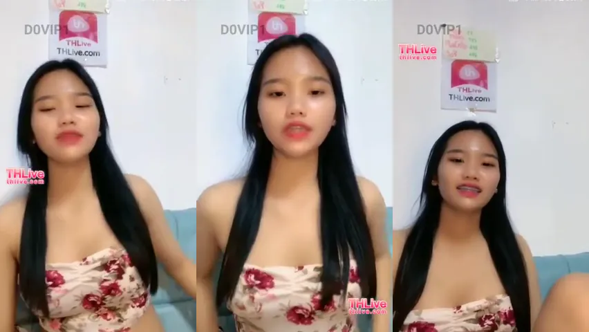 คลิปหลุด THlive น้องฟ้า วัยรุ่นไทยวัยน่ารัก ไลฟ์สด แก้ผ้าโชว์หีสวยๆ ทำหน้าอ้อนควยเสียจริง